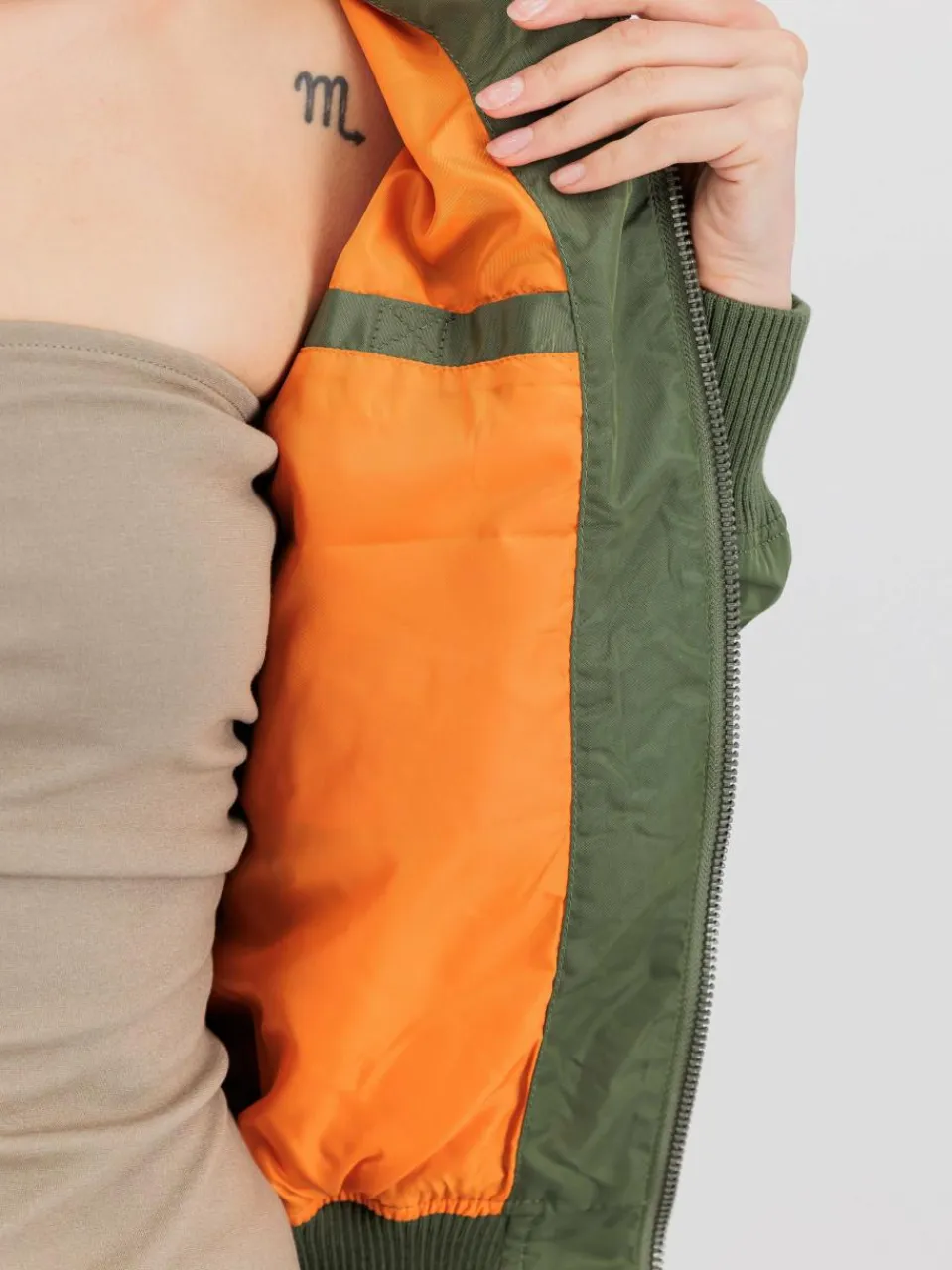 Alpha Industries Jacken & Westen<Damen Bomberjacke grün uni