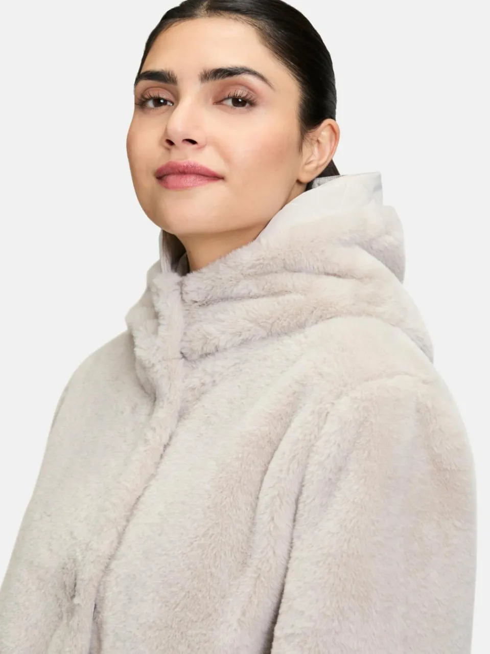 Amber & June Jacken & Westen<Damen Plüschjacke grau uni