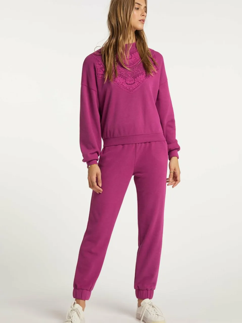 Damen IZIA Sweatshirts & Sweatjacken>Damen Sweatshirt