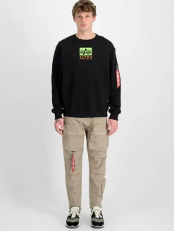 Herren Alpha Industries Hosen><noscript><img width=