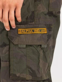 Herren Alpha Industries Hosen><noscript><img width=