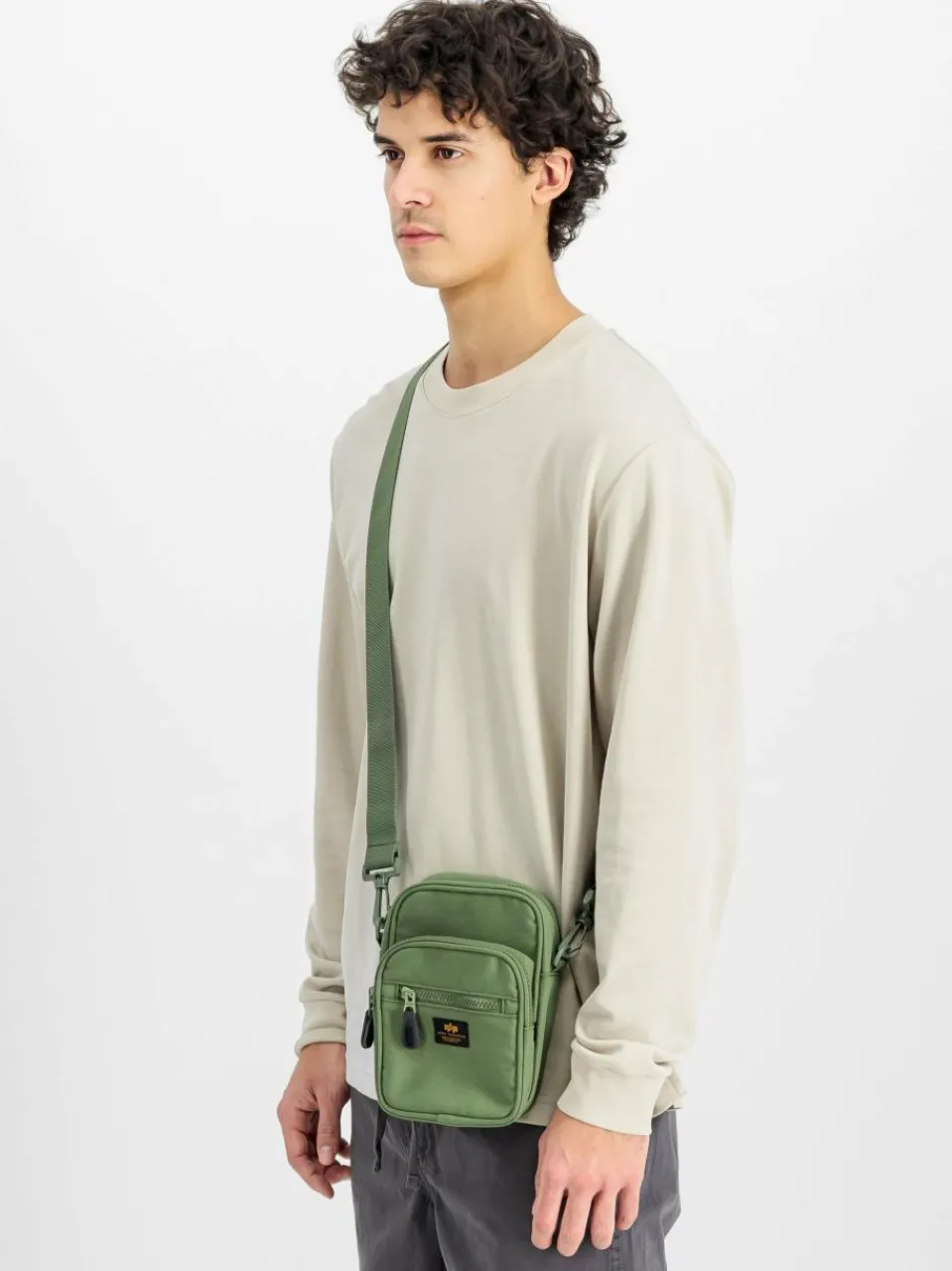 Alpha Industries Taschen & Rucksäcke<Herren Umhängetasche grün uni